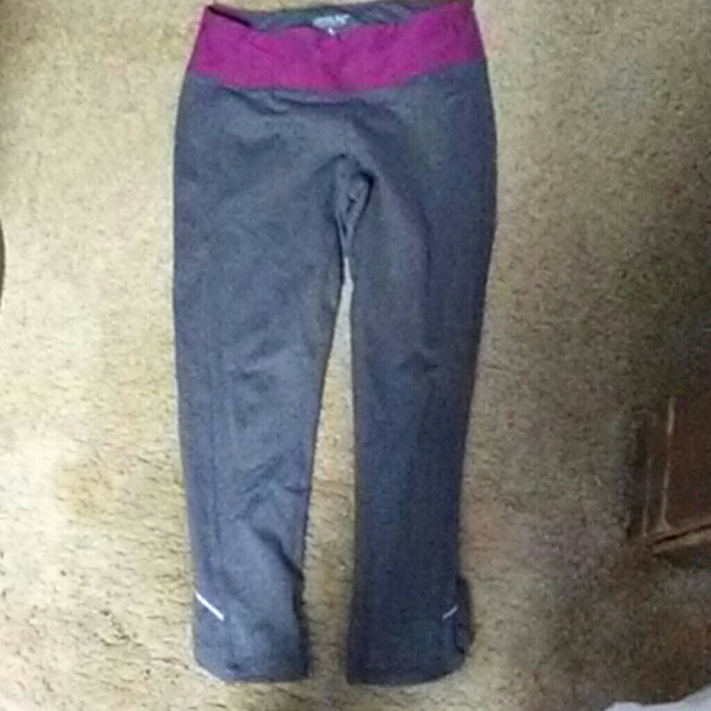 Athletic pants Capri style